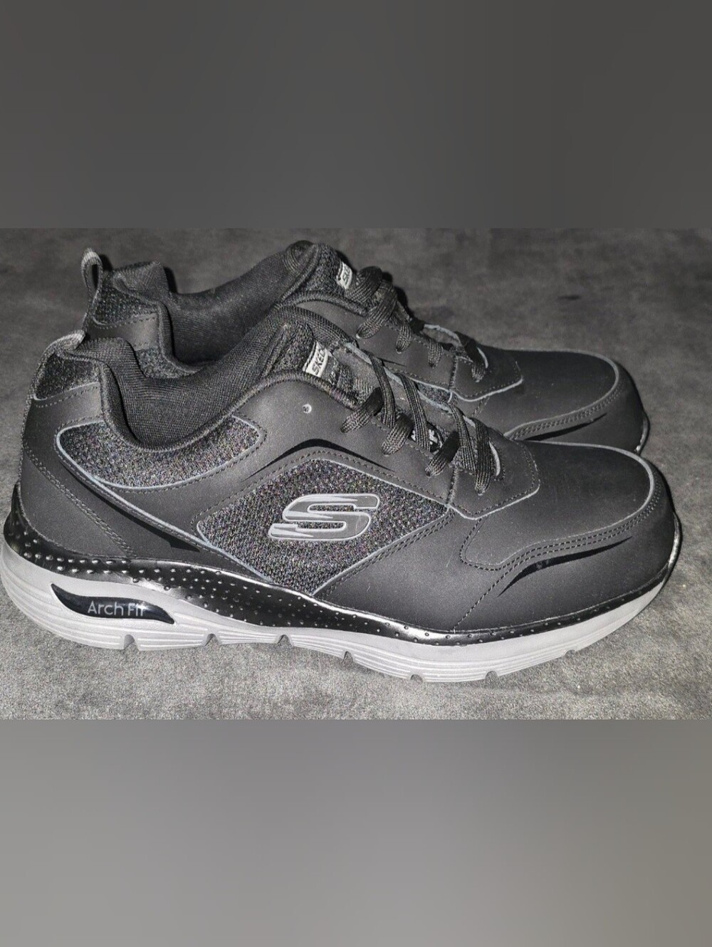 Skechers Safety Work Shoe Composit Toe , Work Shoe .